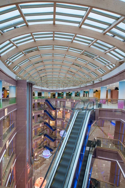 Negozio moderno al centro commerciale — Foto Stock