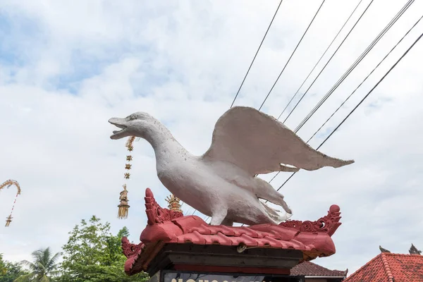 Traditionelle balinesische Gottesstatue — Stockfoto