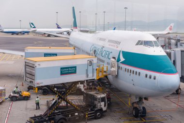 Uçak havalanmaya hazırlanıyor.