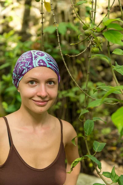 Portrait of a beautiful young woman — Stock Photo, Image