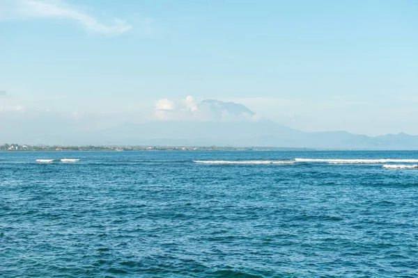 Zee bij het strand van Sanur — Stockfoto