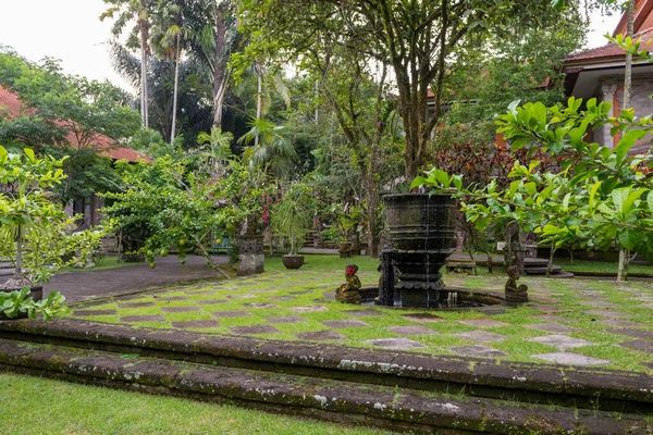 Jardín tradicional en Ubud —  Fotos de Stock