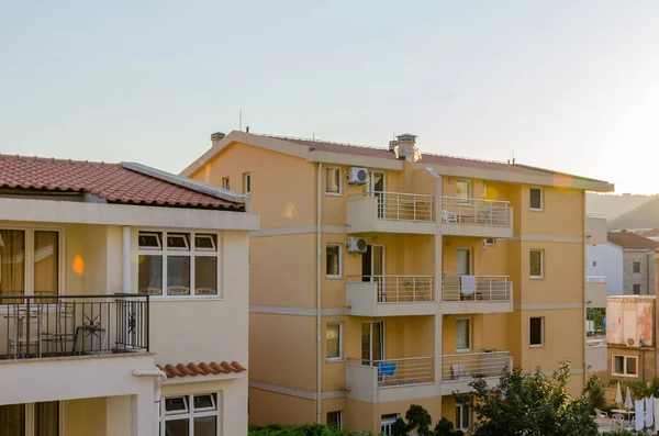 Facciate sulle strade di Budva — Foto Stock