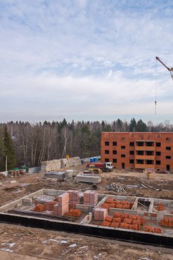 Kışın inşaat alanı