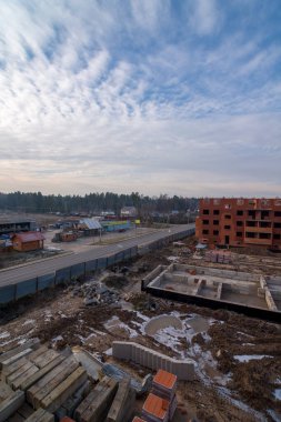 Kışın inşaat alanı