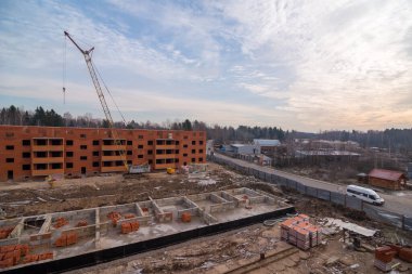 Kışın inşaat alanı