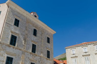 Eski Dubrovnik kasabasının cepheleri
