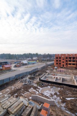 Kışın inşaat alanı