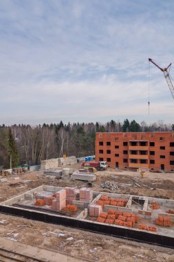 Kışın inşaat alanı