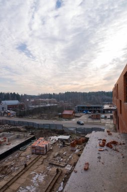 Kışın inşaat alanı