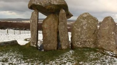 Video, Pentre Ifan Dolmen, Galler, İngiltere