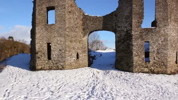 Video Paesaggio Innevato Con Edificio Rovina — Video Stock