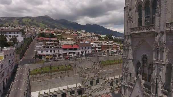 Videó Emelkedő Bazilika Voto Nacional Quito Ecuador — Stock videók