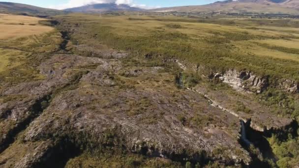 Vídeo Cascada Los Andes Ecuatorianos Vista Aérea — Vídeos de Stock