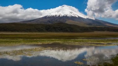 Ekvador And Dağları 'ndaki Cotopaxi Volkanı' nın hızlandırılmış videosu