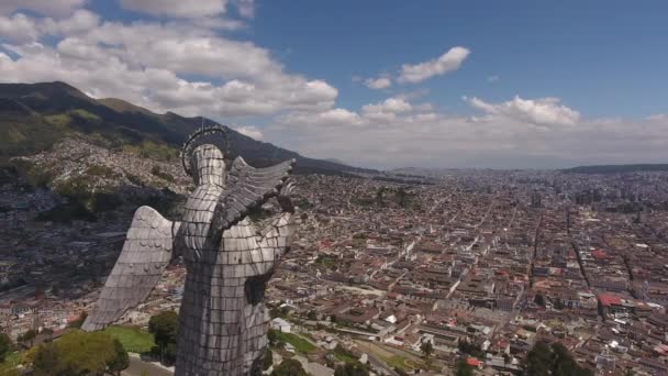 Videó Repülő Szűz Szobor Mögött Quito Ecuador Városi Kilátás — Stock videók