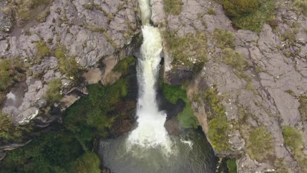 Luftbild Eines Wasserfalls Den Ecuadorianischen Anden — Stockvideo