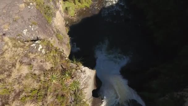 Video Van Waterval Ecuadoriaanse Andes Luchtfoto — Stockvideo
