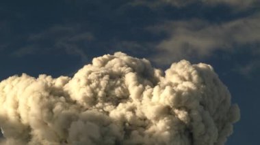 Ağır çekim video, Ekvador dağlarında sis bulutları, doğa ve hava 