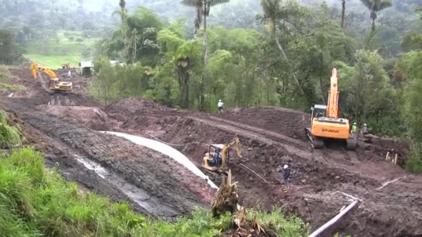Pessoas Bulldozers Trabalhando Amazônia Equatoriana — Vídeo de Stock