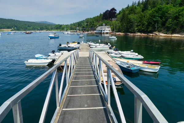 Bir Tekne Rampası Seal Harbor Maine Birkaç Küçük Tekneye Açılıyor Stok Fotoğraf