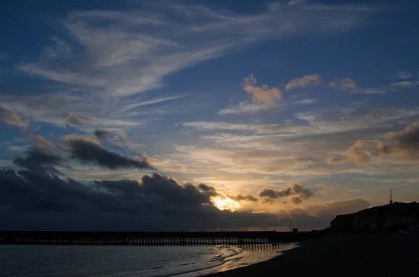 Ondergaande Zon Wolken Boven Newhaven Harbour Sussex Engeland — Stockfoto