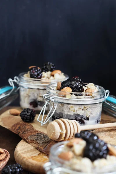 Overnight Oatmeal Blackberries Honey Almond Milk Rustic Wood Background Canning — Stock Photo, Image