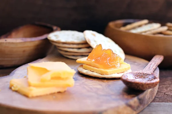 Galleta Agua Queso Cheddar Mermelada Vainilla Salada Casera Profundidad Superficial —  Fotos de Stock