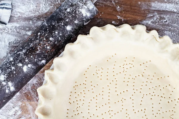 Yapımı Tereyağı Pasta Kabuk Pasta Plaka Yivli Boğumlu Kenar Oklava — Stok fotoğraf