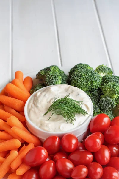 Homemade Buttermilk Ranch Salad Dressing Dill Served Fresh Vegetables Cherry — Stock Photo, Image