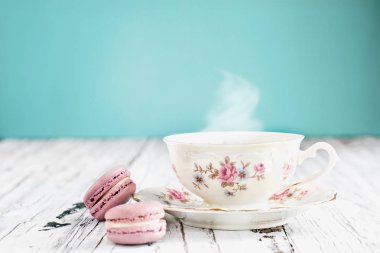 Bavyera Winterling Footed çay fincan ile macarons