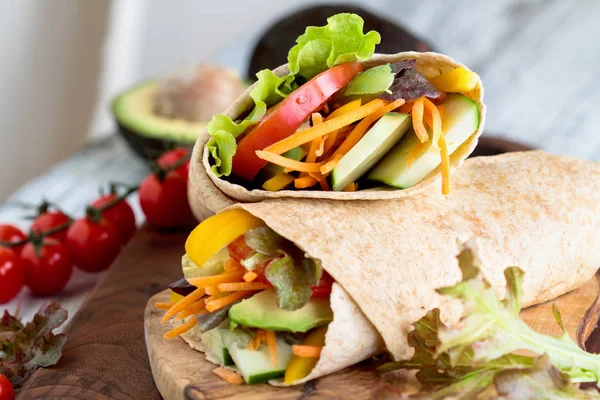 Sandwich végétalien sain Wraps pour le dîner — Photo