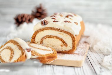Dilimli Kabak Rulo Baharatlı Kek