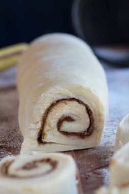  Unlu yüzeyde Tarçınlı Pasta Hamuru