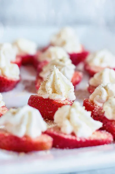 Stuffed Fresh Strawberries with Graham Cracker Crumbs — Stock Photo, Image