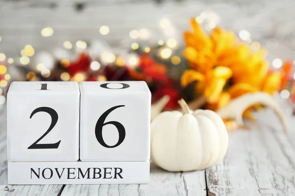 Thanksgiving Dag Witte Houten Kalenderblokken Met Datum November Herfst Decoraties — Stockfoto
