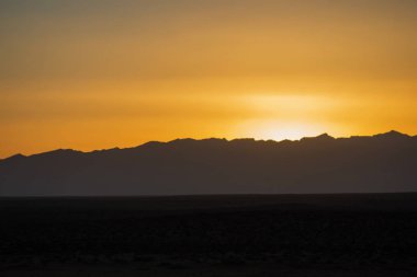 Helan Dağı'nda güzel ışık ve gölge