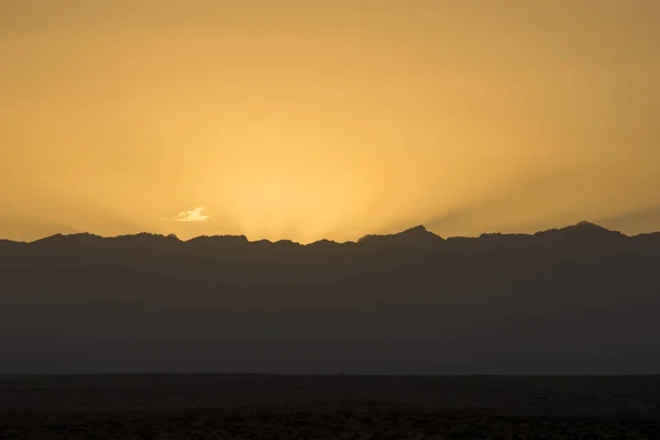 Vacker morgon glöd på Helan Peak — Stockfoto