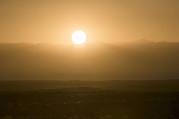 Hermosa mañana resplandor en Helan pico — Foto de Stock