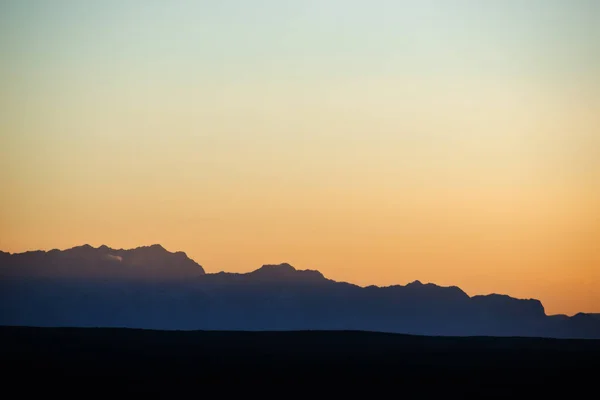 Vackert ljus och skugga på Helan Mountain — Stockfoto