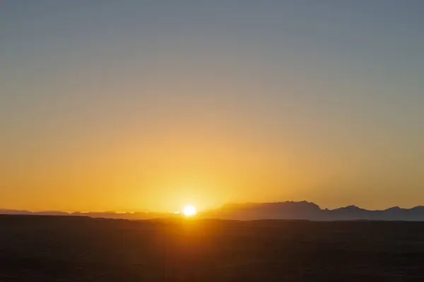 Hermosa mañana resplandor en Helan pico — Foto de Stock