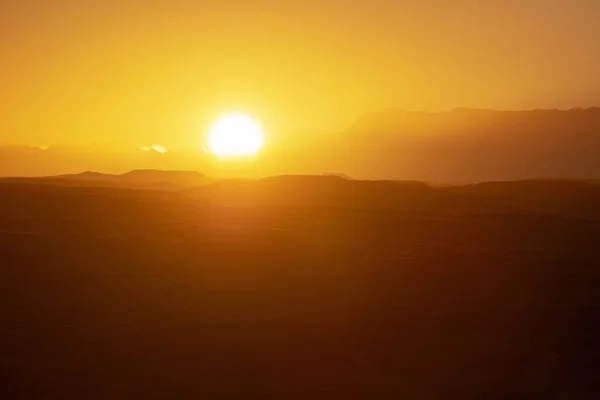 Hermosa mañana resplandor en Helan pico — Foto de Stock