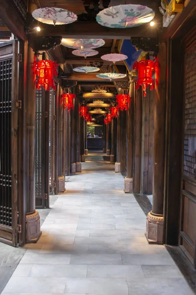 A hagyományos kínai építészet folyosóin — Stock Fotó