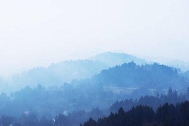 Güzel dağ manzarası, Sichuan, Çin.