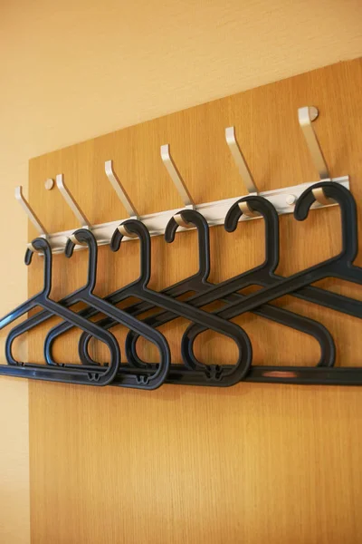 Sluit Hangers Aan Muur — Stockfoto