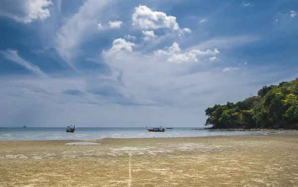 Hermosa playa exótica en la provincia de Krabi, Tailandia —  Fotos de Stock