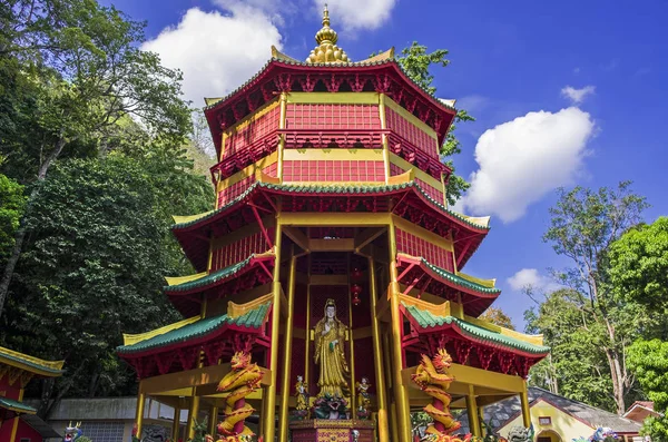 Chinese style pagoda with at Tiger Cave Temple, Wat Tham Seua in Krabi province, Thailand. — Stock Photo, Image