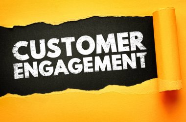 Yırtık kağıt efekti ve sıkıntılı bir mesaj. Müşteri Sözleşmesi. Pazarlama, markalaşma ve satış için imaj kavramını, bağlantı kurma, güven oluşturma ve müşteri ilişkilerini geliştirme stratejilerini vurgula