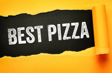 Yırtık kağıt dizaynında cesur ve sıkıntılı tipografi ile BEST Pizza metni gösterildi. Restoranın tanıtımı, gıda pazarlaması, pizzacı reklamı ya da mutfak vurgusu konsepti