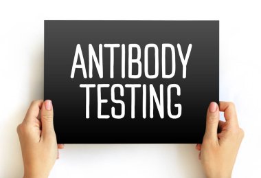 Kart üzerinde elle tutulan sözcükleri test etmek. Laboratuvar, tanı, bağışıklık sistemi, tarama, tıp, araştırma ve bilim için tıbbi ve sağlık konsepti